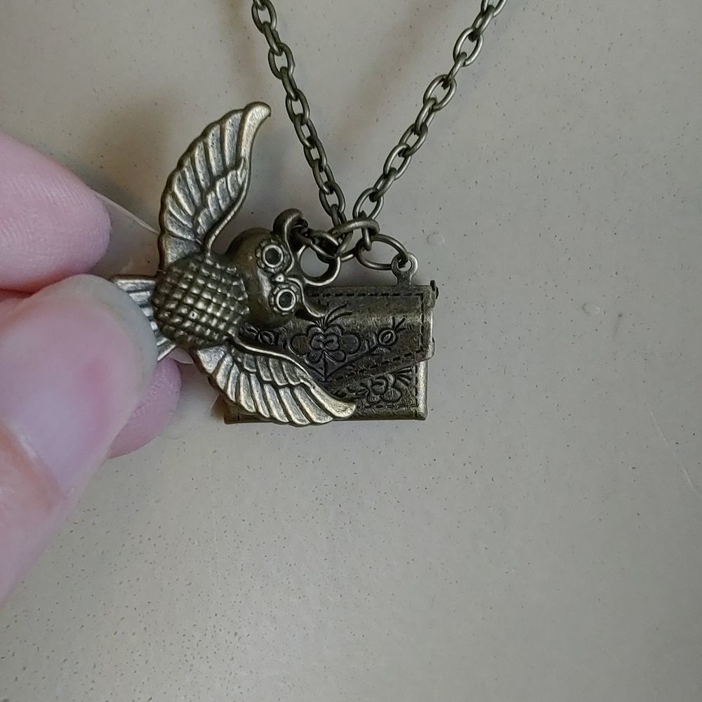 Bulk Lot 25 Harry Potter Inspired necklaces new in packaging - Picture 4 of 7